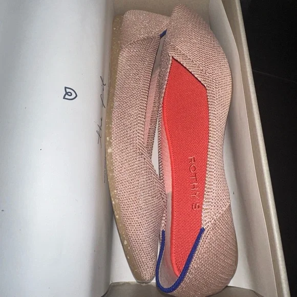 NWT | Rothy's | RARE | Rose Metallic Point | Size 7 - Picture 3 of 4